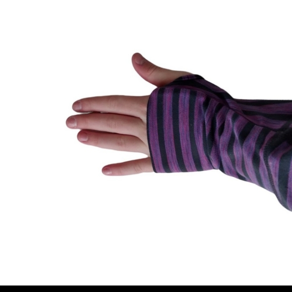 Lululemon • in stride purple + black striped jacket with hood + zipper pockets🤩 - Picture 5 of 8